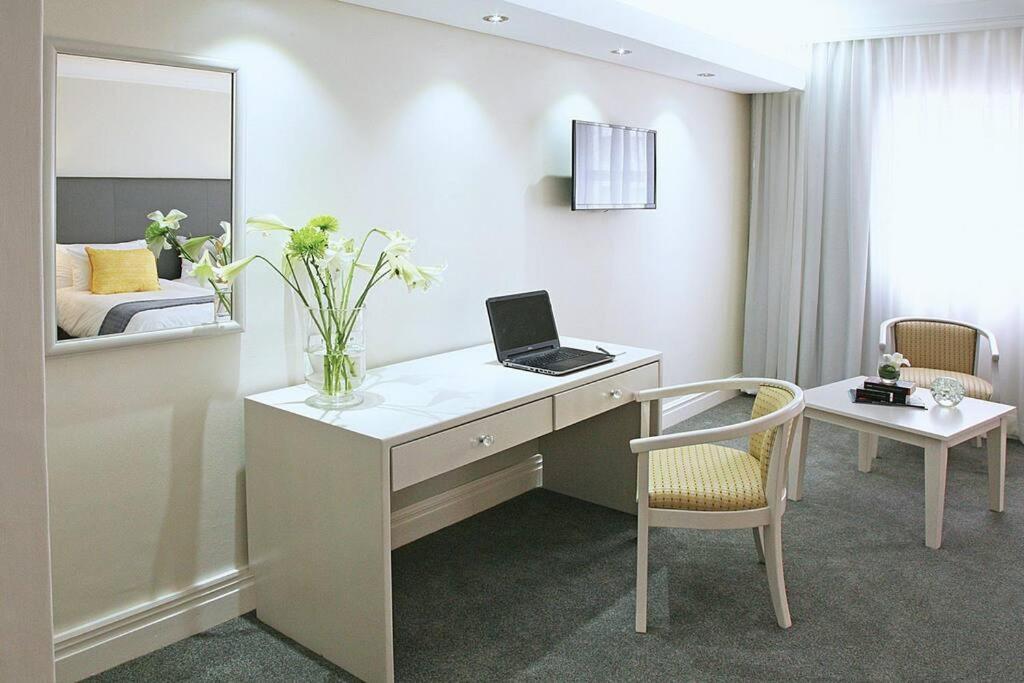 Best Luxurious Studio, City Center, 24 Hrs Power Aparthotel