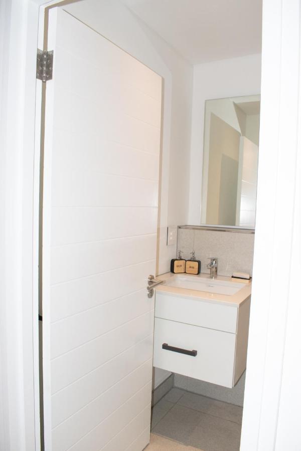 101 Bridgewater * Cape Town