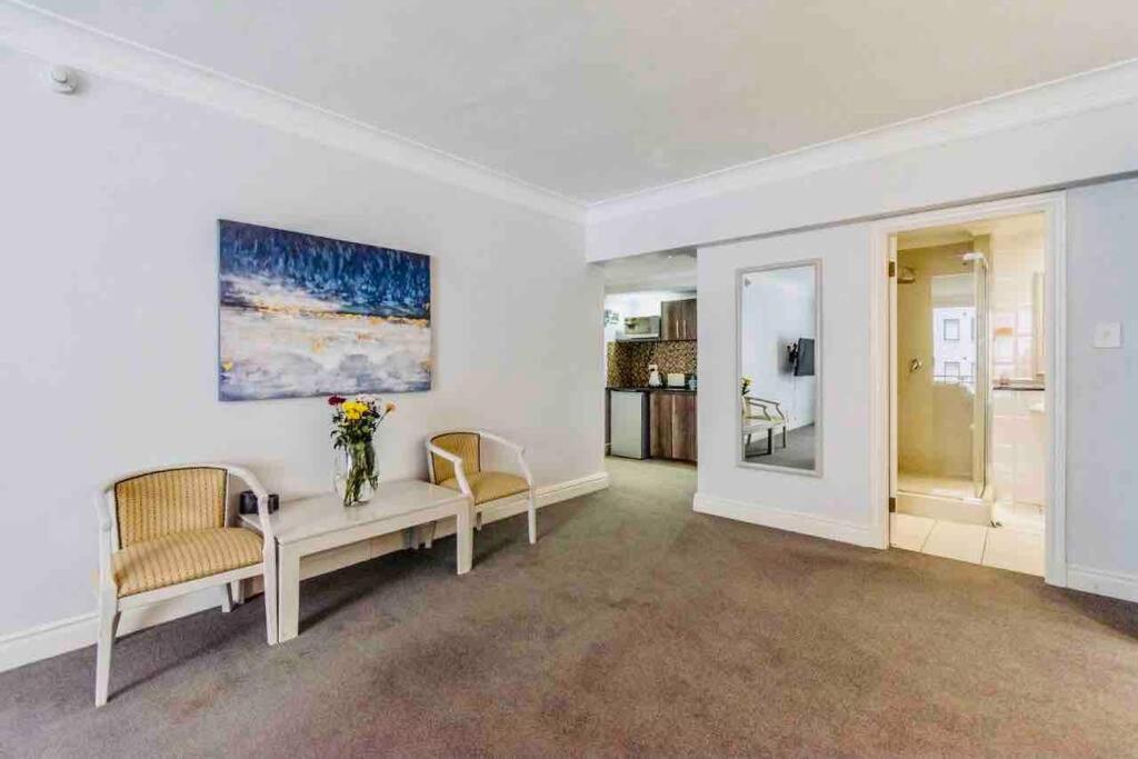 Aparthotel Best Luxurious Studio, City Center, 24 Hrs Power