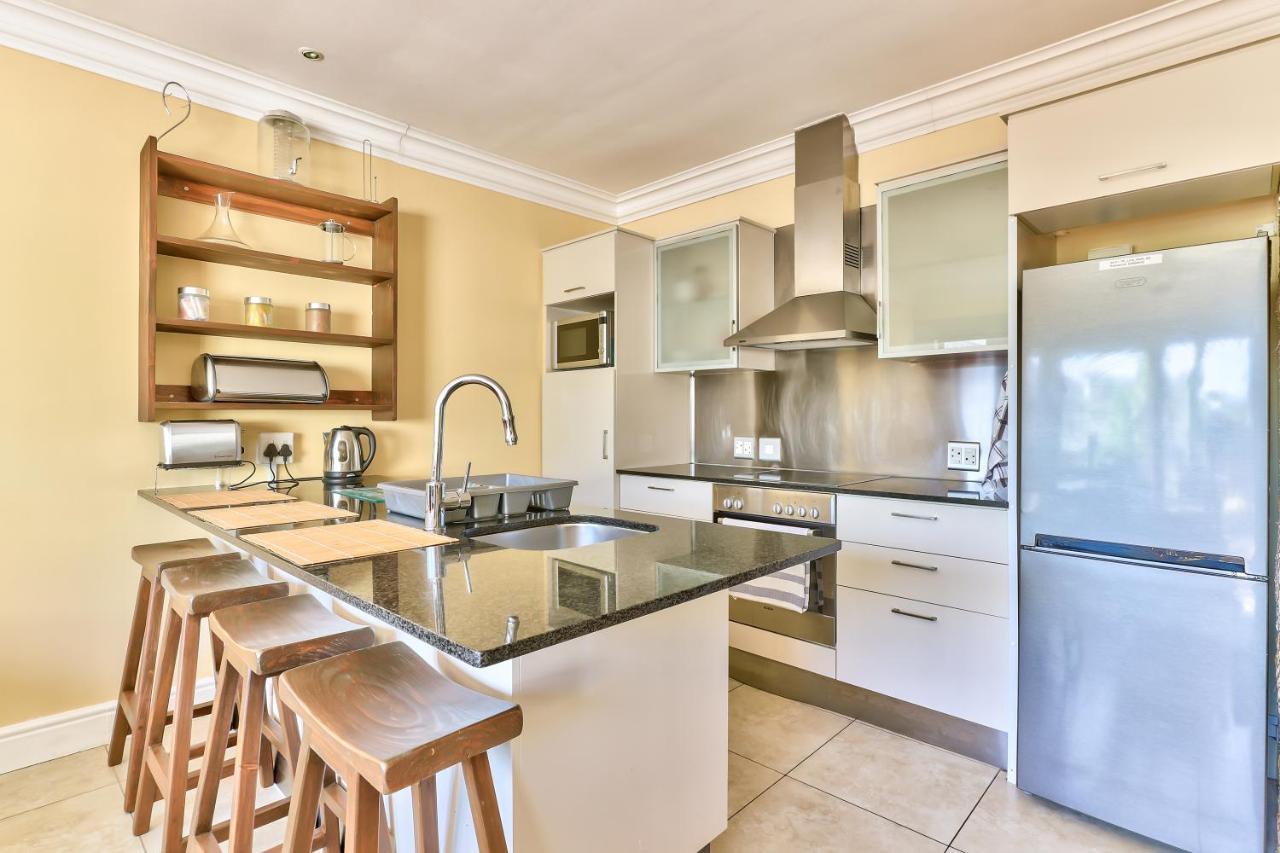 Planet Africa 1 Bedroom * Cape Town