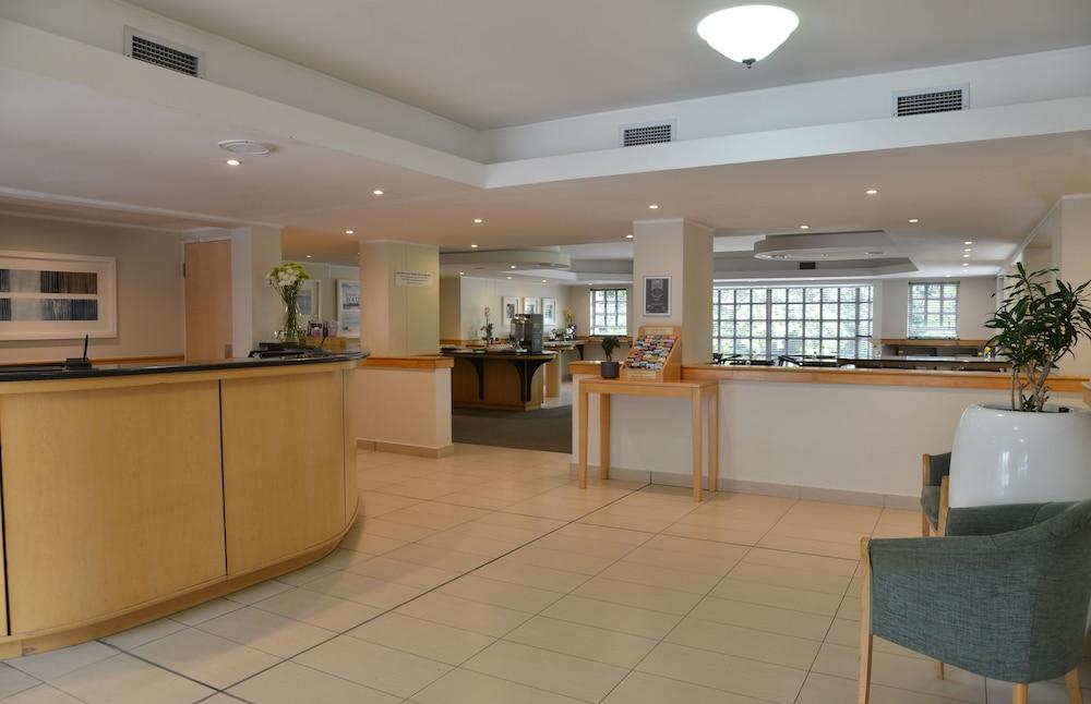Road International Airport Hotel 2*