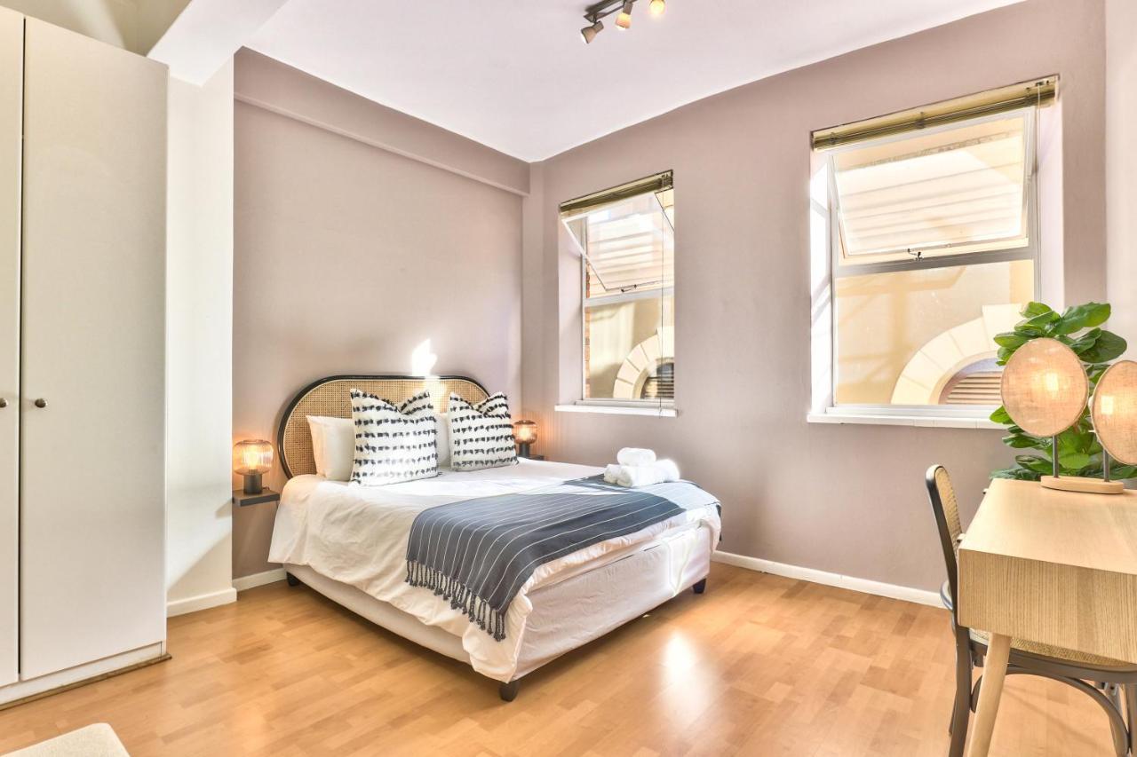 Apartment The Piazza 1 Bedroom Spacious With Study
