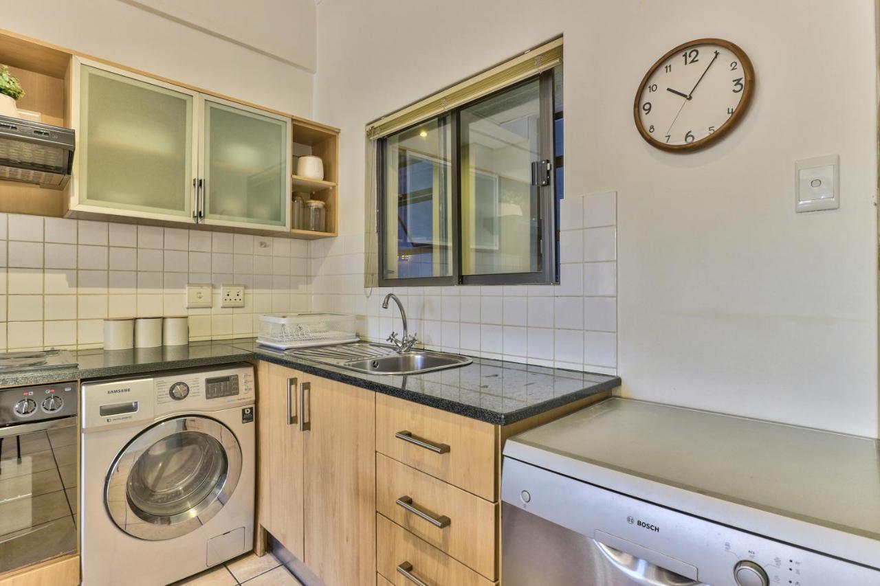 The Piazza 1 Bedroom Spacious With Study Apartment