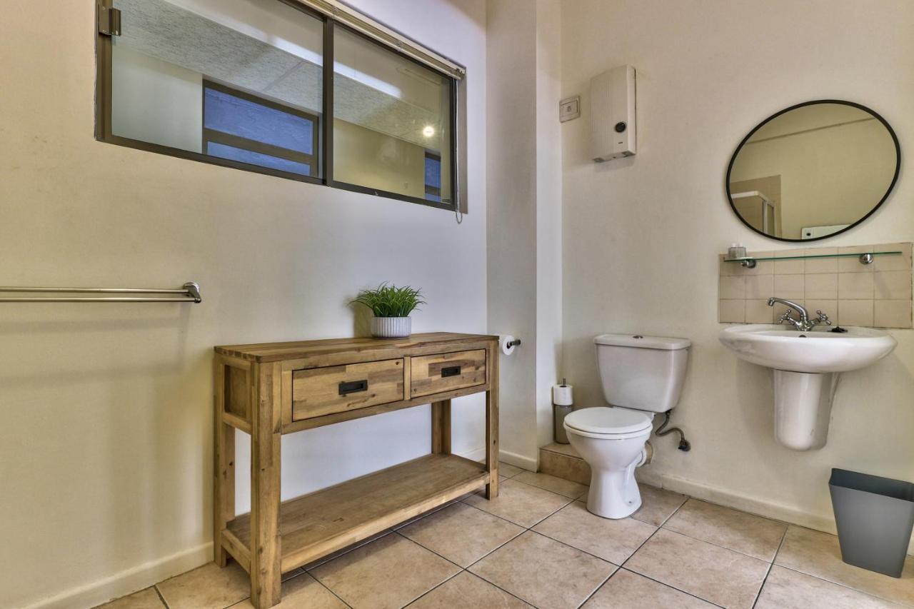 The Piazza 1 Bedroom Spacious With Study Apartment Cape Town