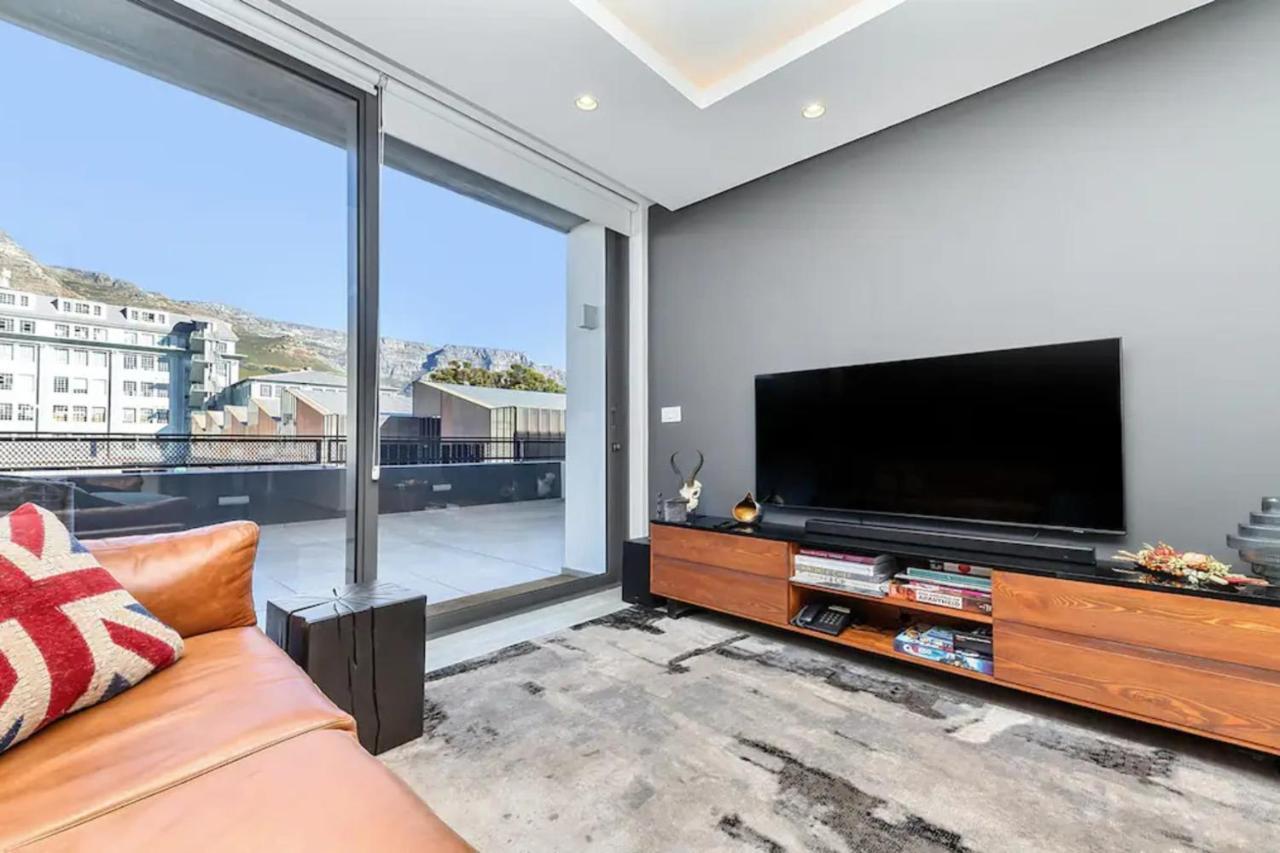 Apartment Luxurious 2 Bd In Woodstock Cape Town