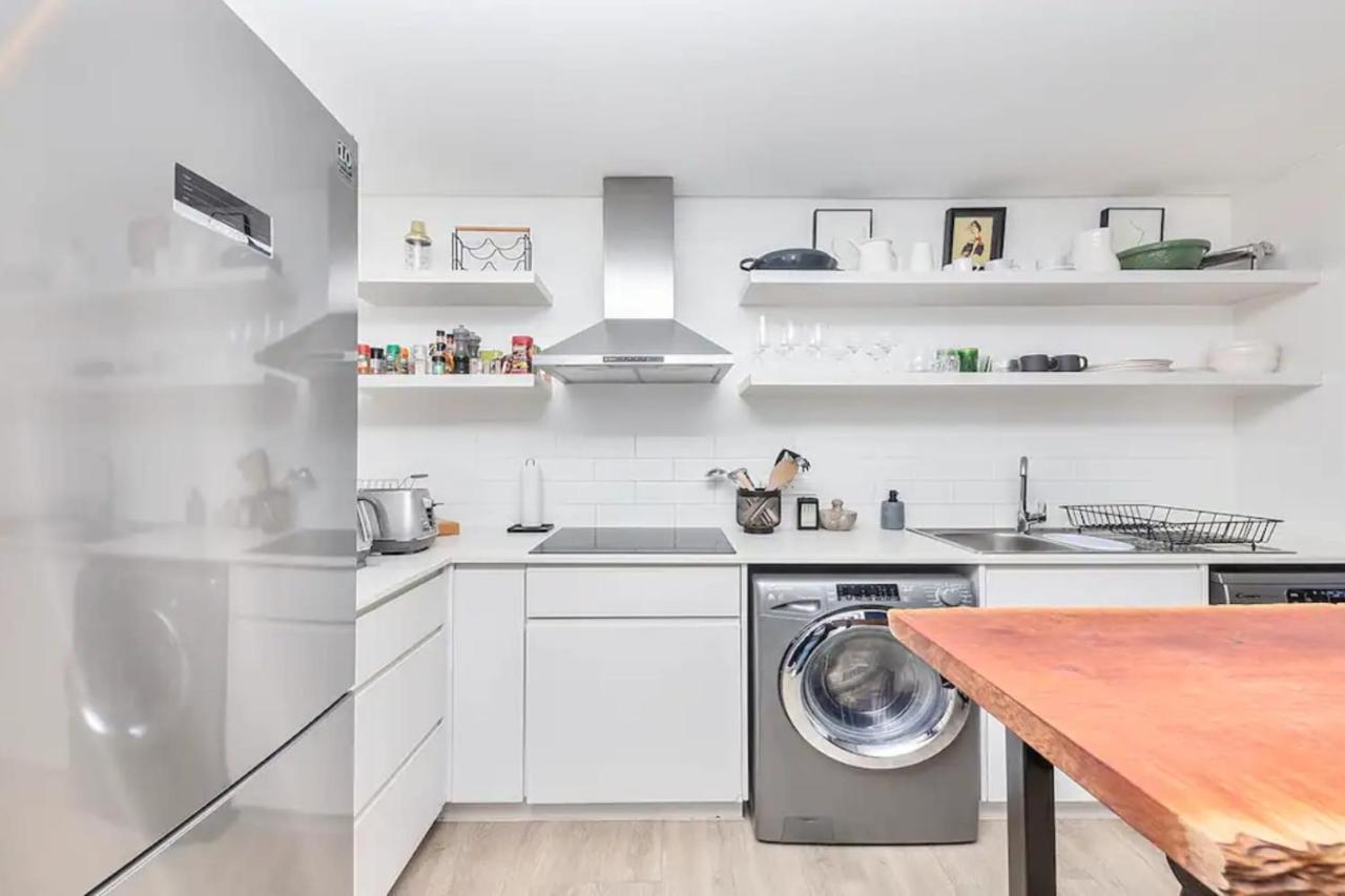 Apartment Luxurious 2 Bd In Woodstock Cape Town