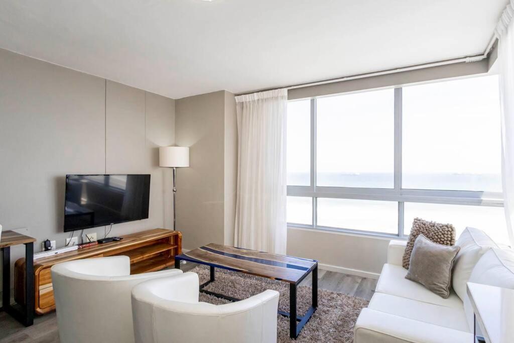Apartment 801 Infinity 2 Bedroom Beachfront