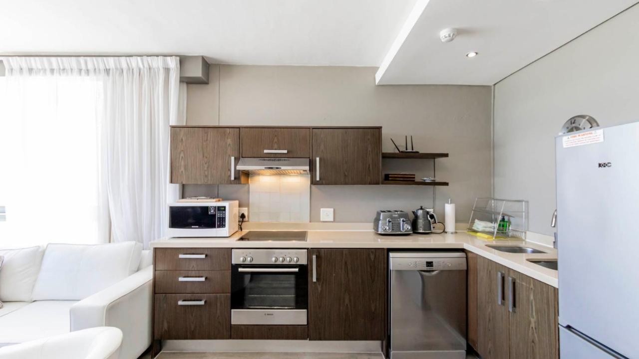 801 Infinity 2 Bedroom Beachfront Apartment Cape Town