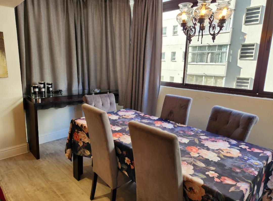 Centrally Vacation Home In Beach Road * Cape Town