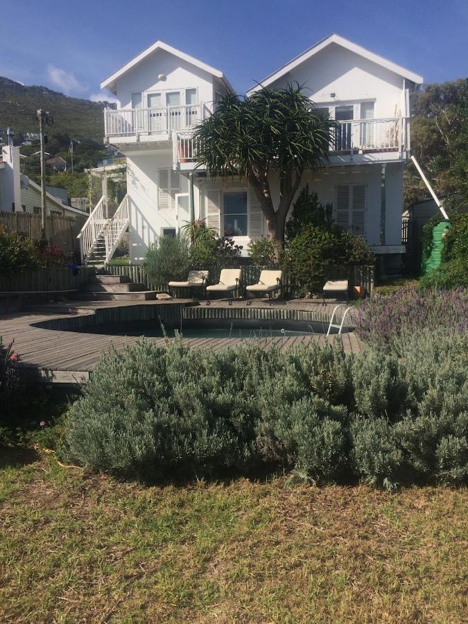 Casa de férias Rustic House 300 Steps From The Ocean *