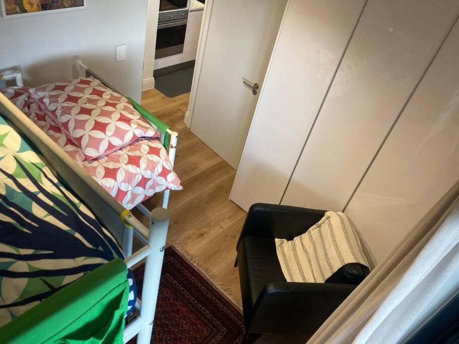 Deer Park Cpt - With Sweeping Views Apartment *