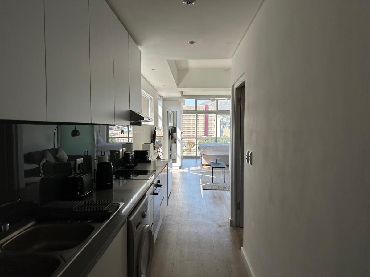 Corner Unit In The Heart Of Cbd Apartamento