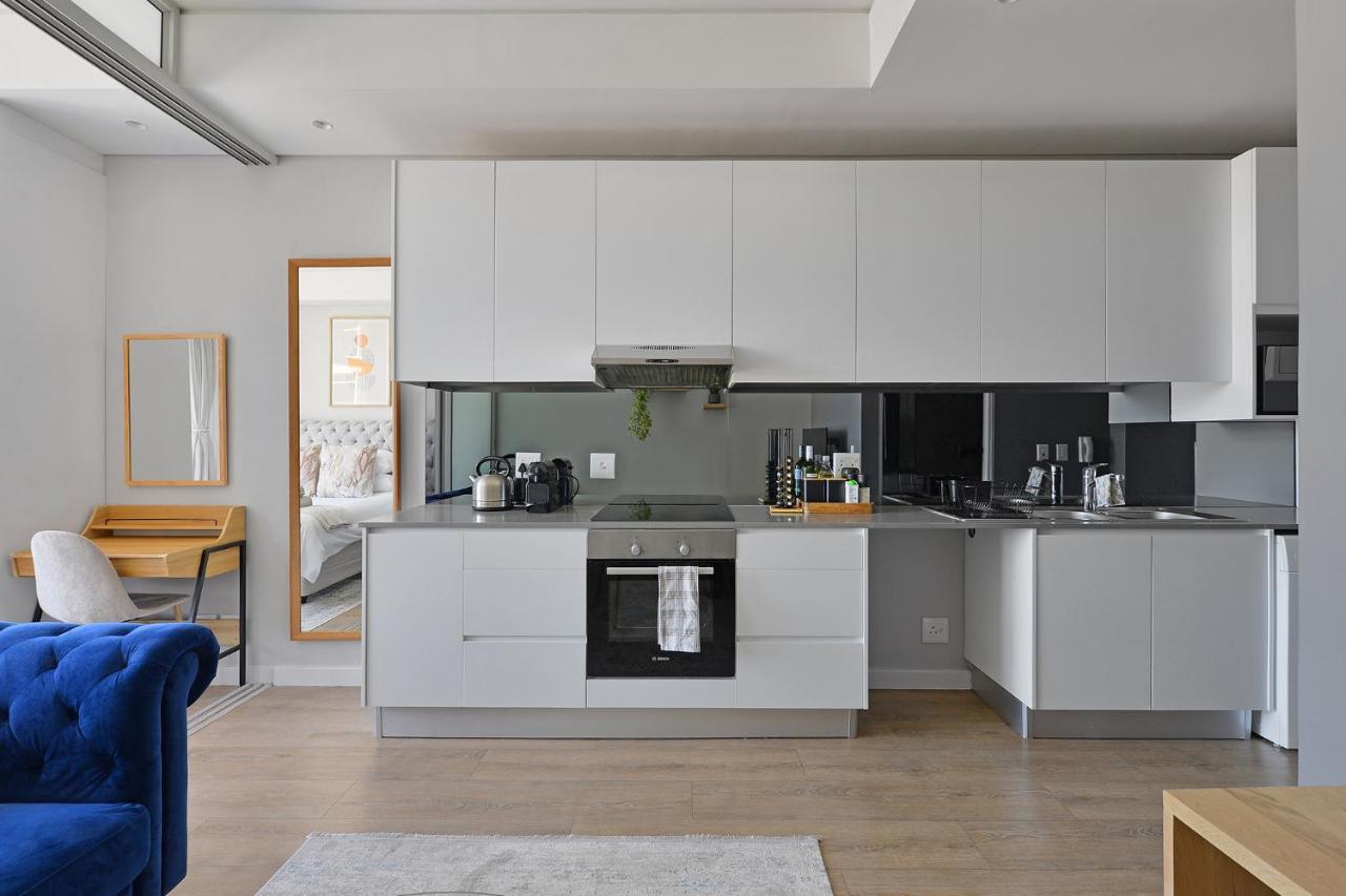 Apartment Imra - Modern With City & Mountain Views Cape Town