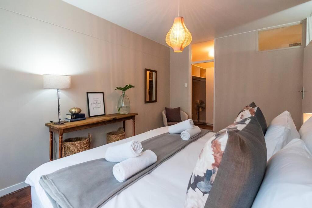 2 Bedroom Opposite Company Gardens Apartment Cape Town