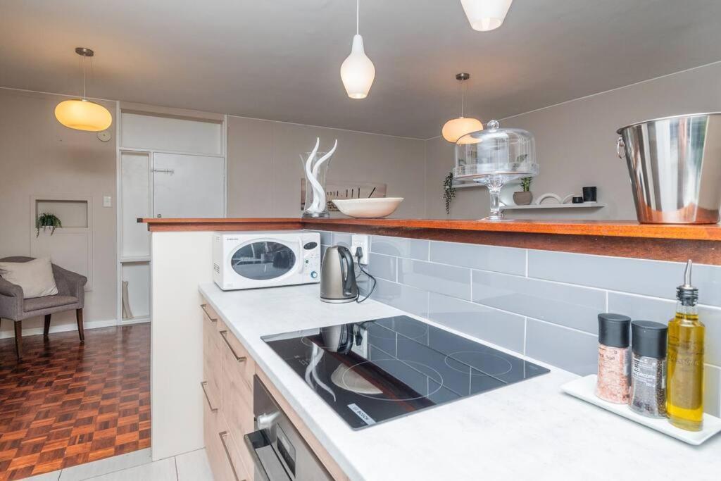 Apartment 2 Bedroom Opposite Company Gardens Cape Town