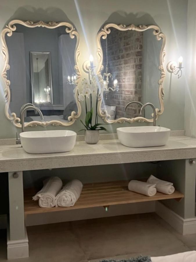 Guest house Two On Milner - Arum - Stylish Open-plan In Rondebosch Cape Town