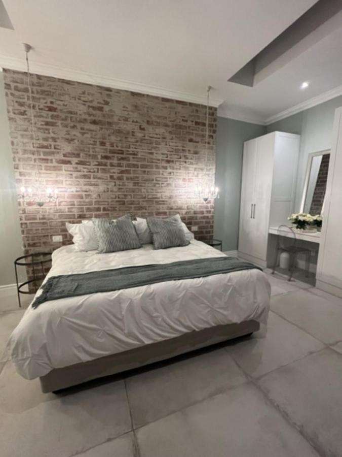 Guest house Two On Milner - Arum - Stylish Open-plan In Rondebosch *