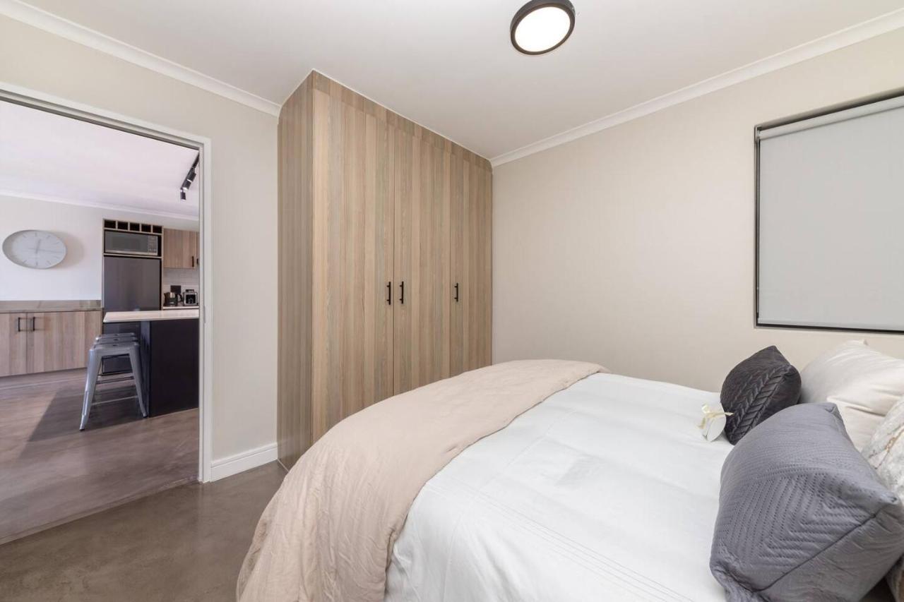 Apartment Modern Loadshedding Free In Azure 22 Cape Town