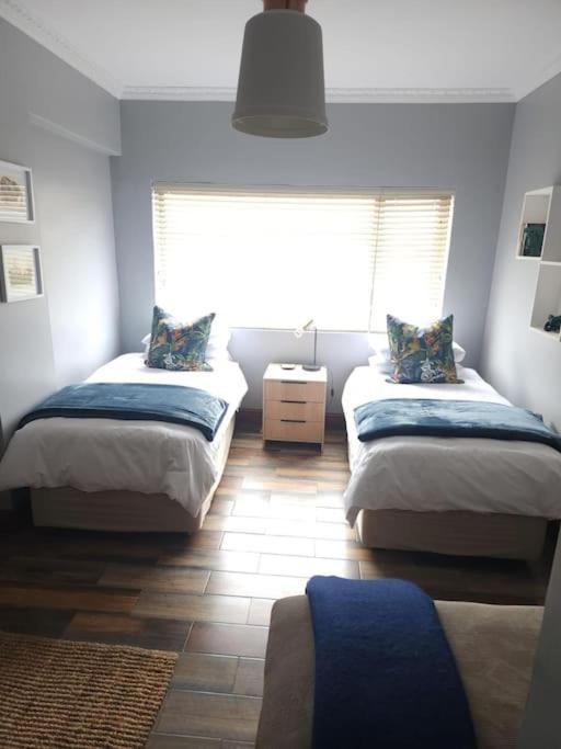 Cape Town, Sea Point, Beautiful 2 Bedroom @tucked Away * Cape Town