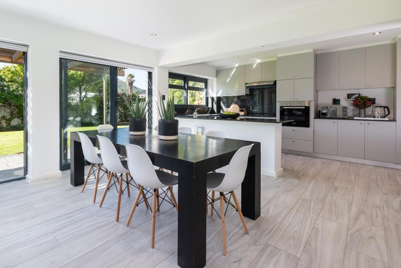 Villa Maison De La - Luxury Camps Bay With Pool And Ocean View