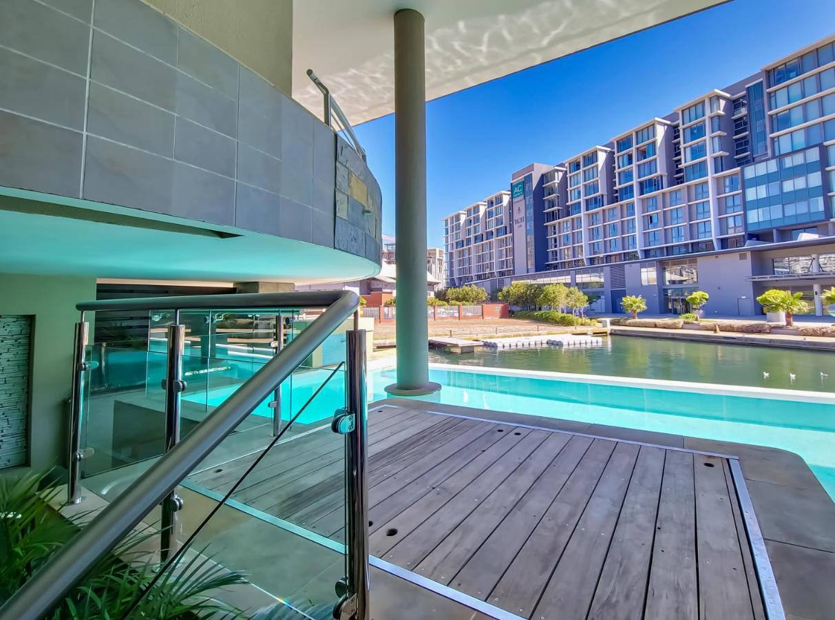 Apartment Soak Up Canal Views, Walk To V&a Waterfront And Cticc *