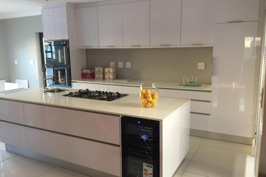 Modern Apartment *