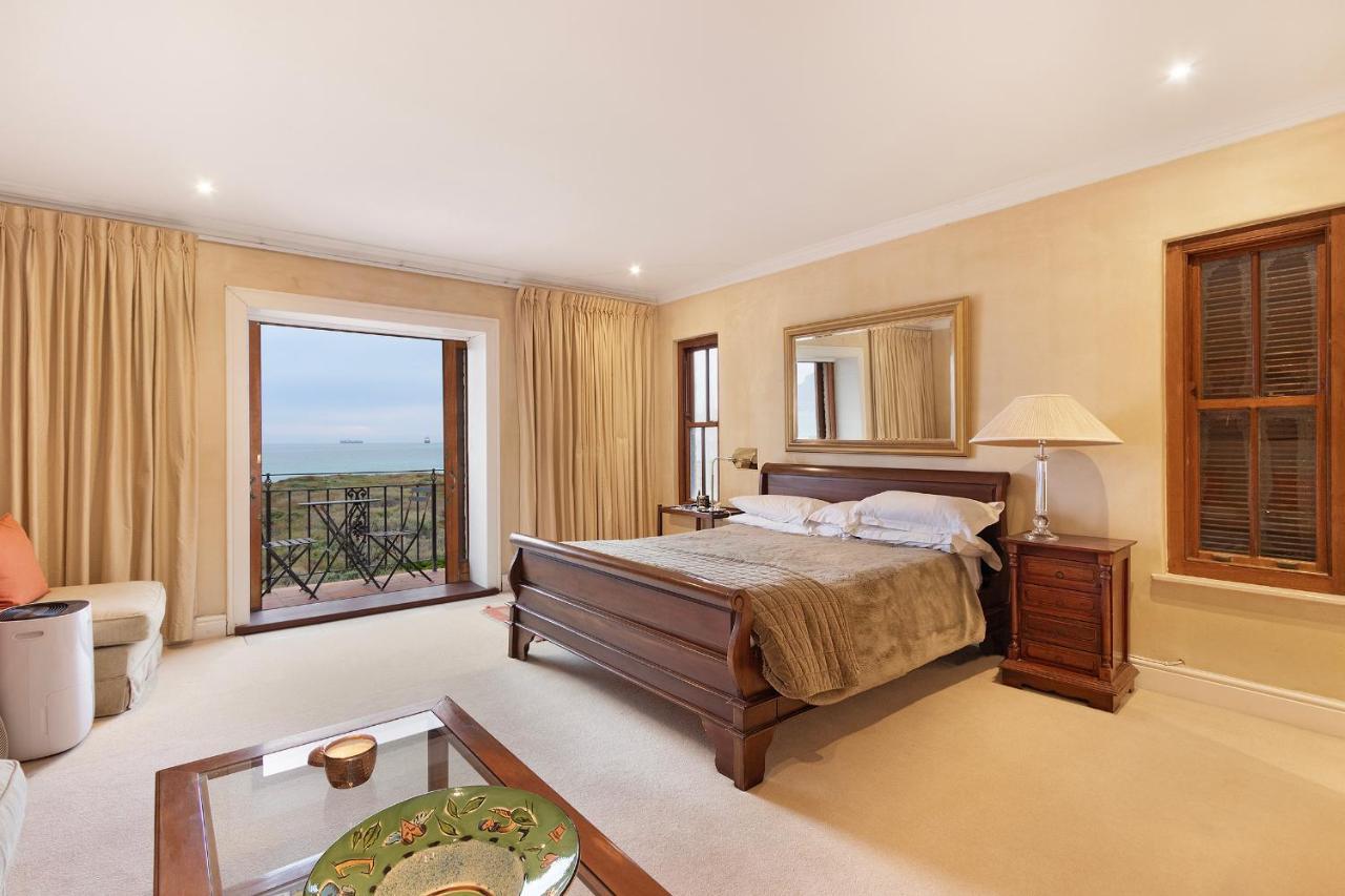 Villa Beachfront Tuscan Sunset Beach Cape Town
