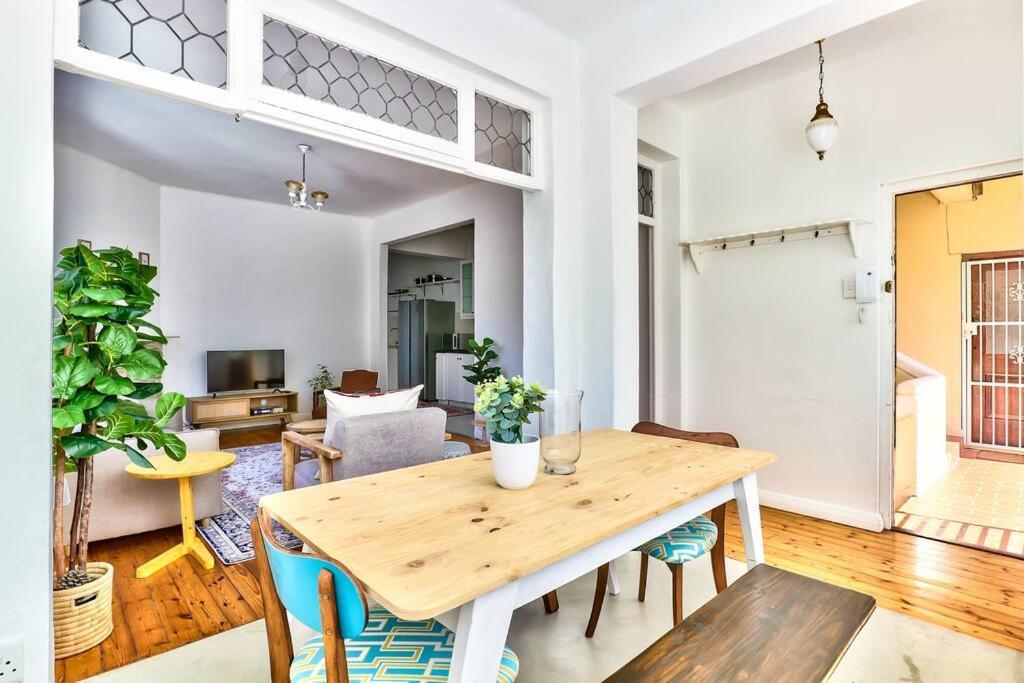 Westminster 2 Bedroom In Sea Point Apartment