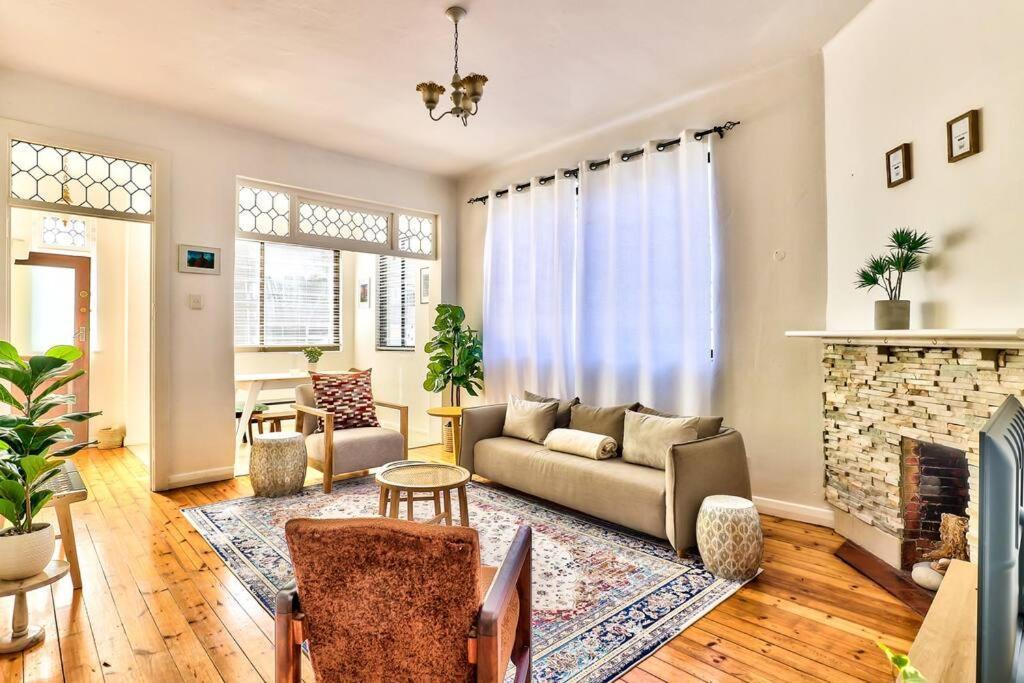 Westminster 2 Bedroom In Sea Point * Cape Town