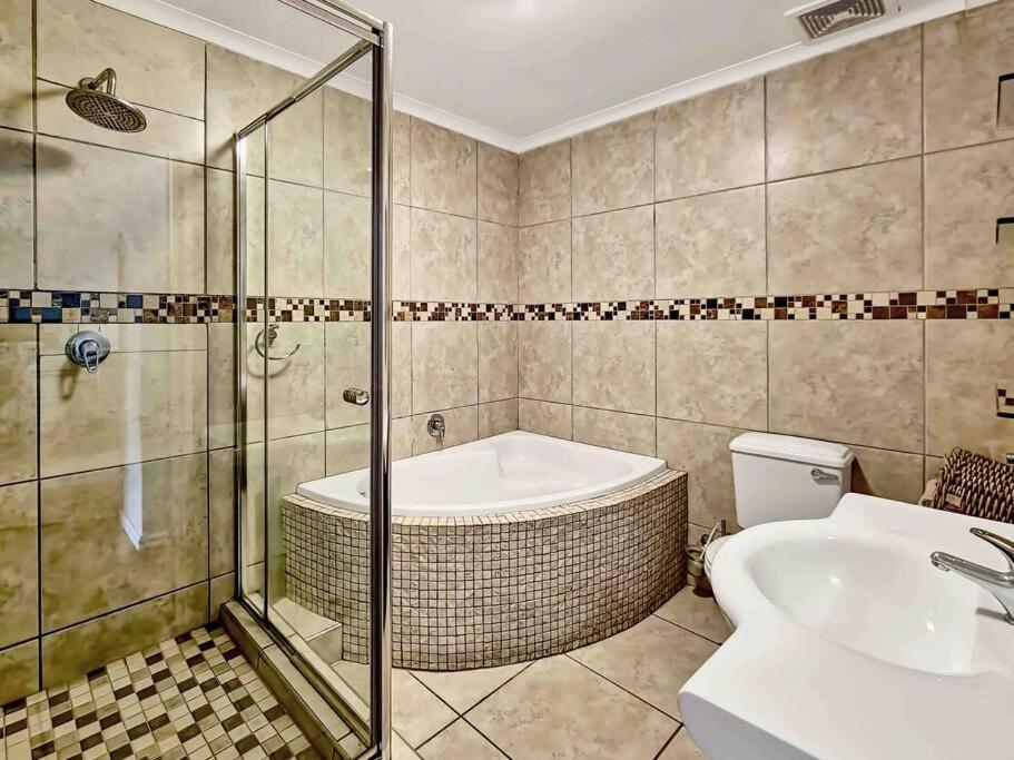 Apartment Self Check In-family Home-4 Km From Blouberg Cape Town