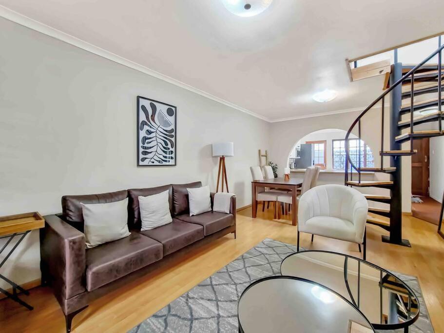 Self Check In-family Home-4 Km From Blouberg *