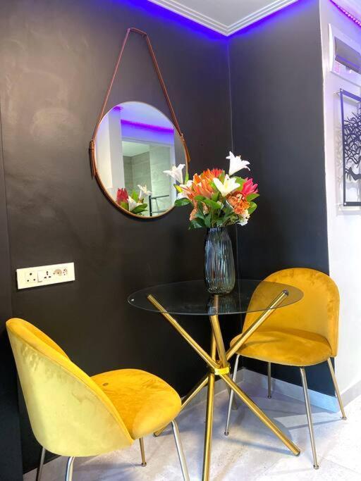 Apartment Luxury Centre- Walk To Cticc