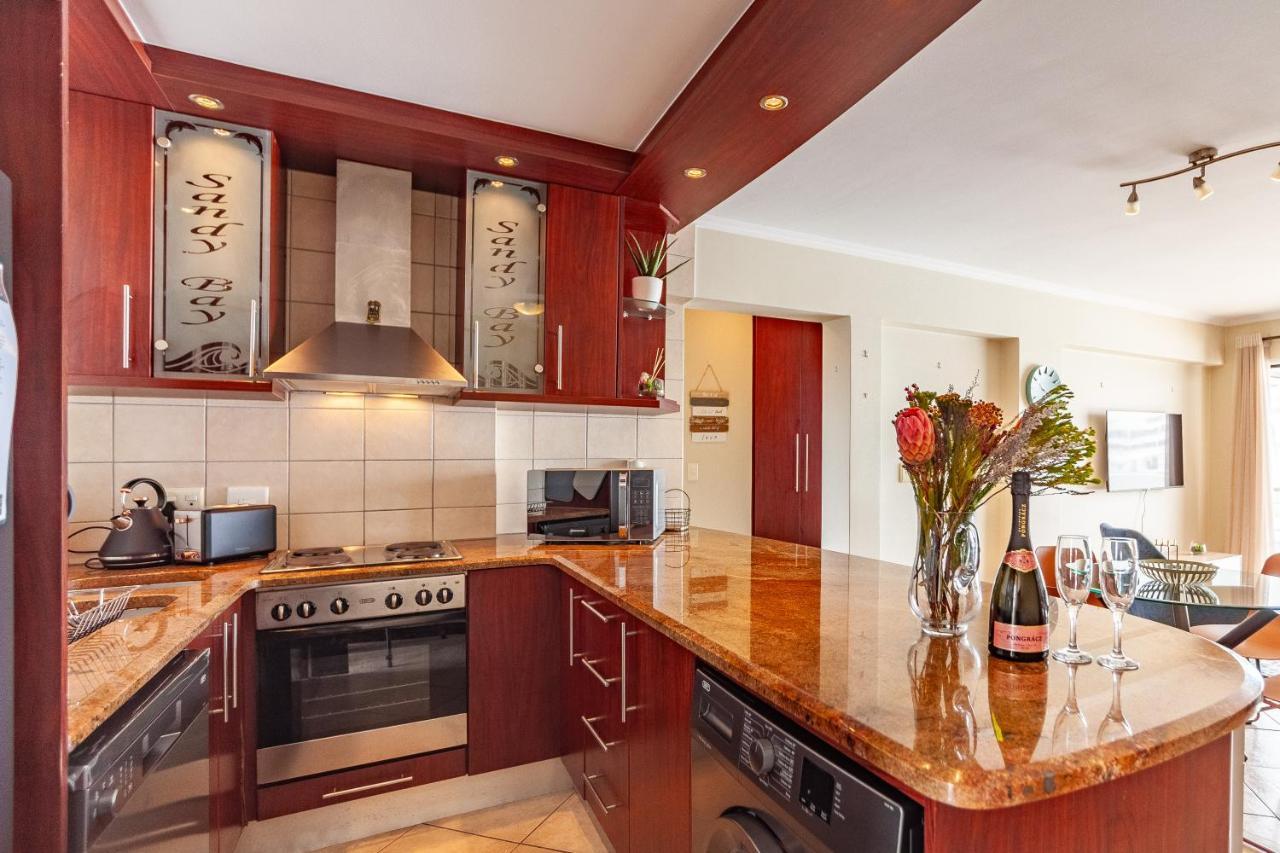 Beachfront 3rd Floor 2 Bedroom W Communal Swimming Pool- B16 Blouberg Cidade Do Cabo