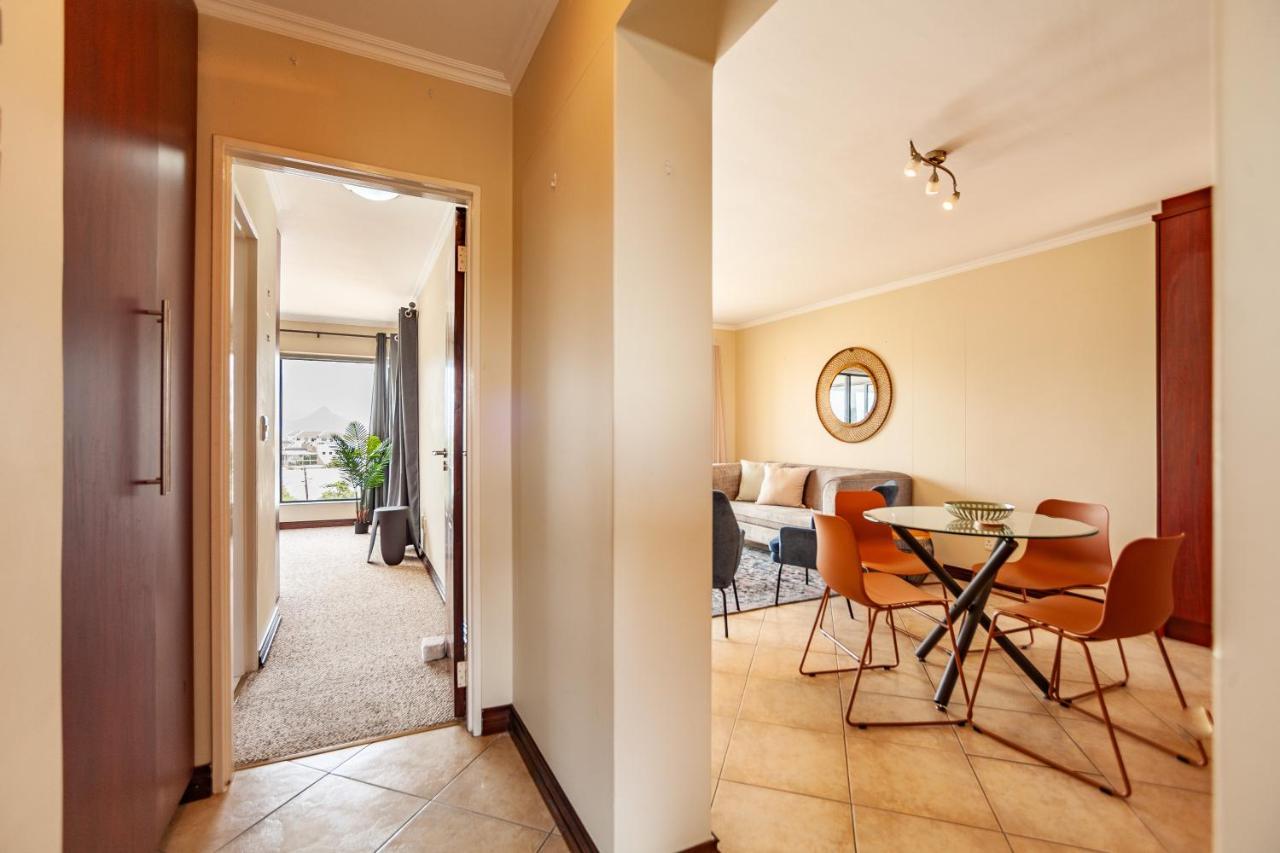 Beachfront 3rd Floor 2 Bedroom W Communal Swimming Pool- B16 Blouberg *
