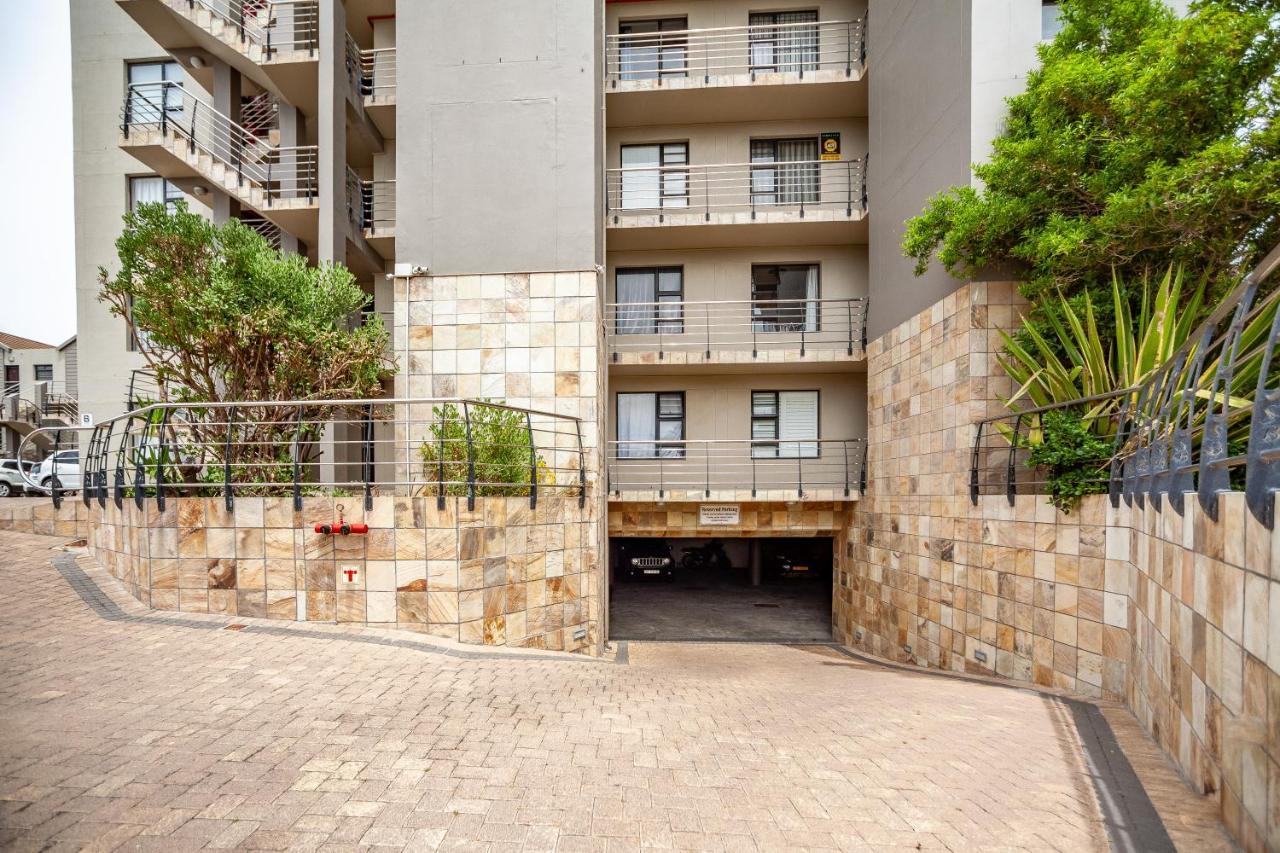 Beachfront 3rd Floor 2 Bedroom W Communal Swimming Pool- B16 Blouberg Cidade Do Cabo