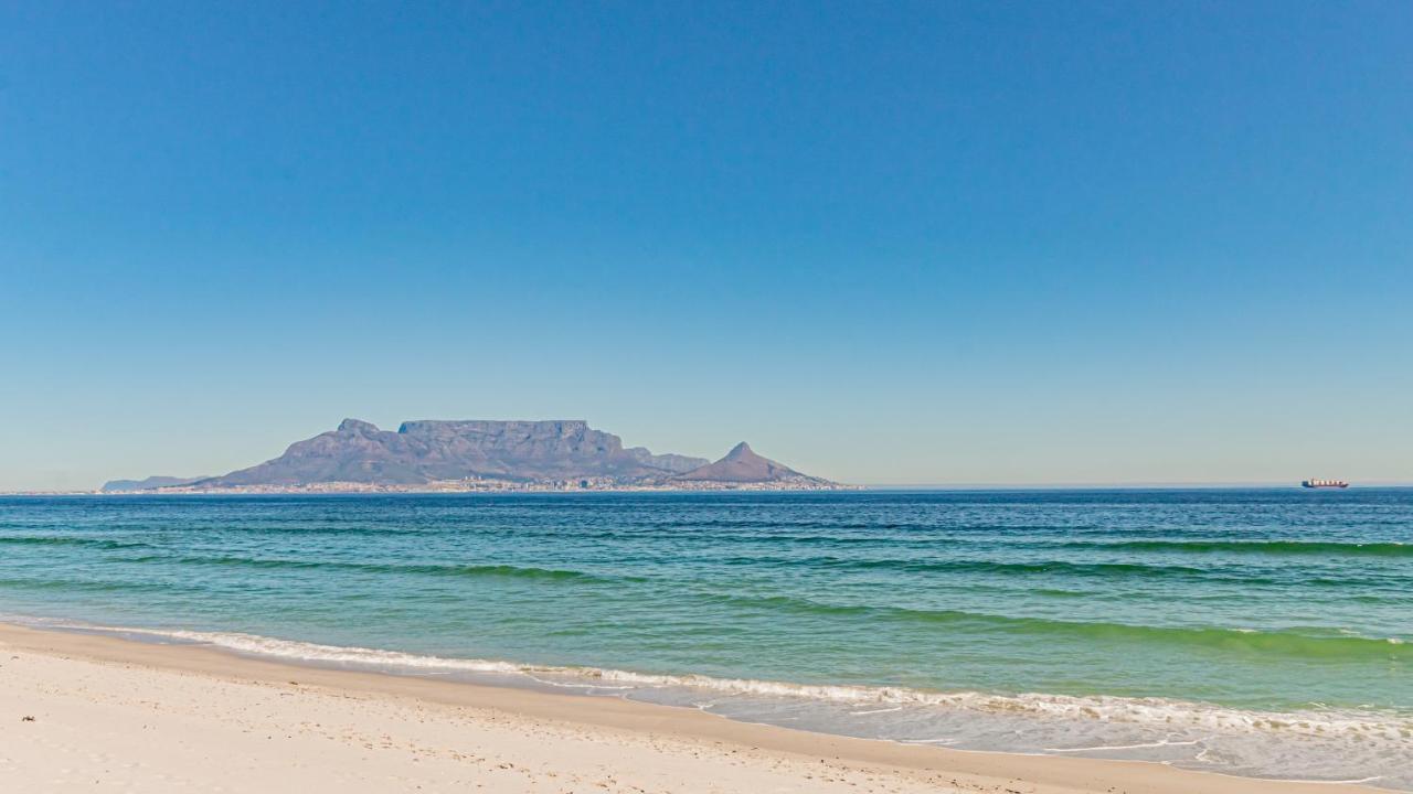 Apartamento Beachfront 3rd Floor 2 Bedroom W Communal Swimming Pool- B16 Blouberg *