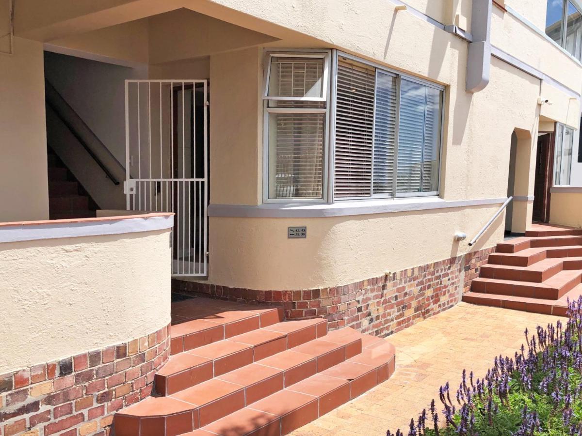Palm - 100m From Camps Bay * Cape Town