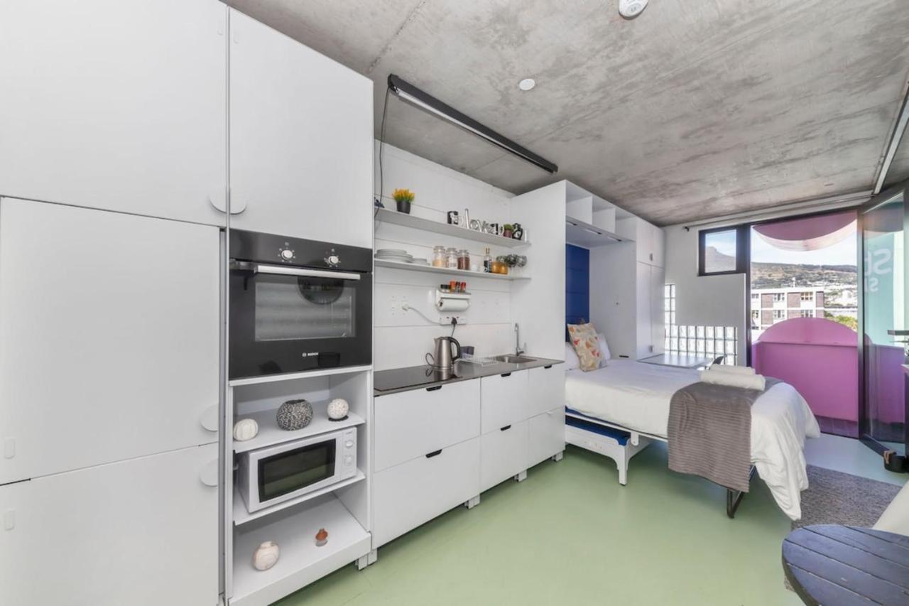 Modern Tranquil Cbd! Apartment