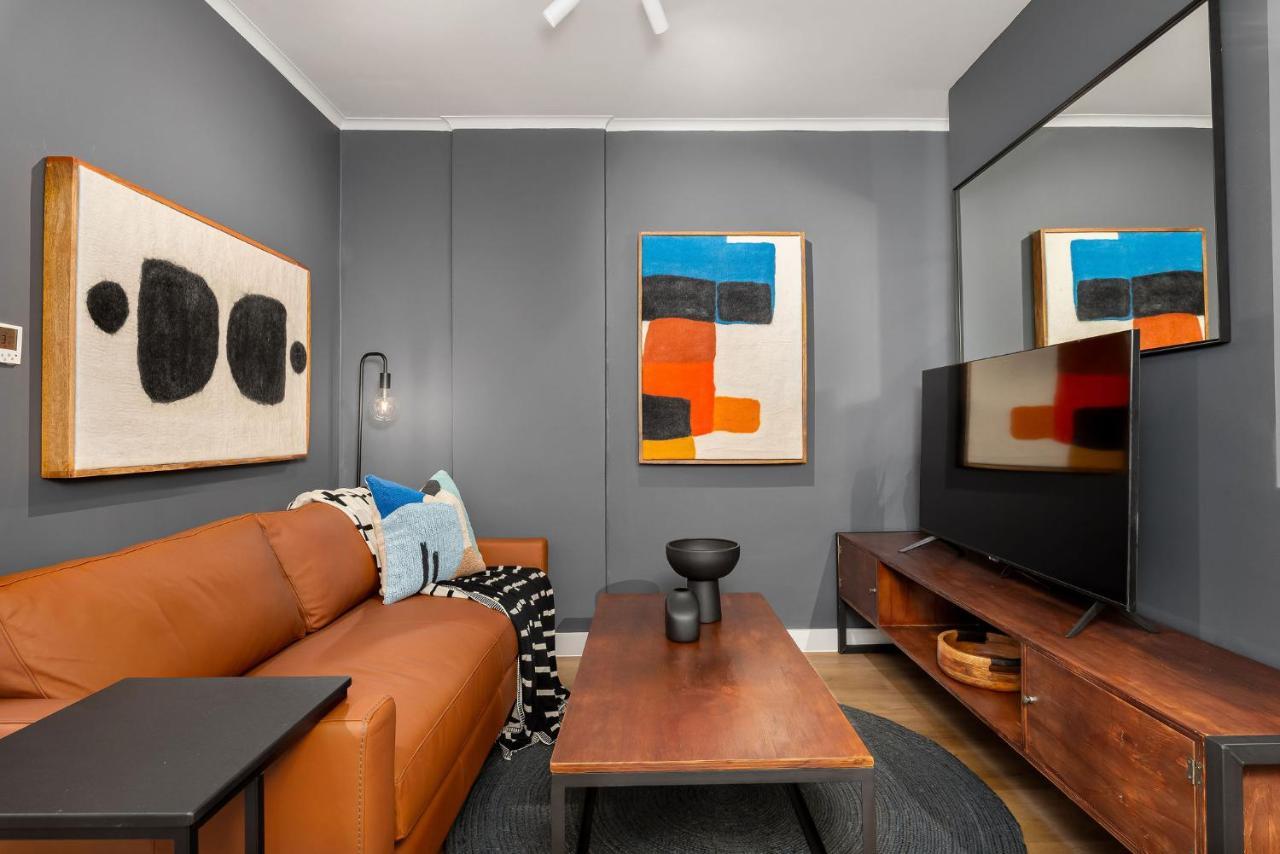 The Tokyo 307 Apartment *