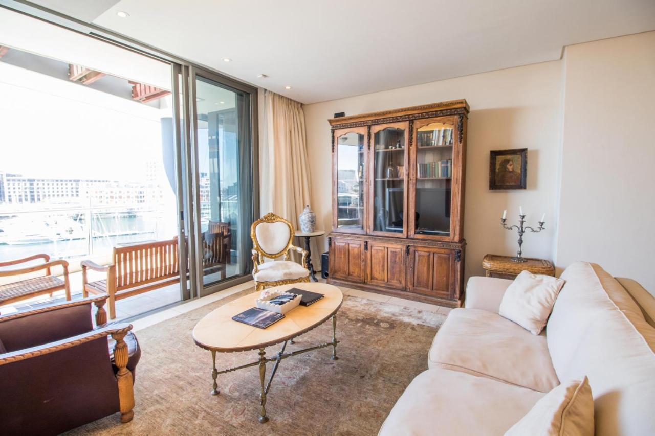 Waterfront Marina 2 Bedroom Yacht View Apartment