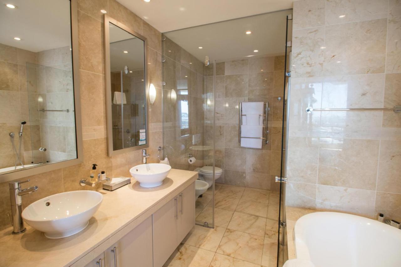 Waterfront Marina 2 Bedroom Yacht View * Cape Town