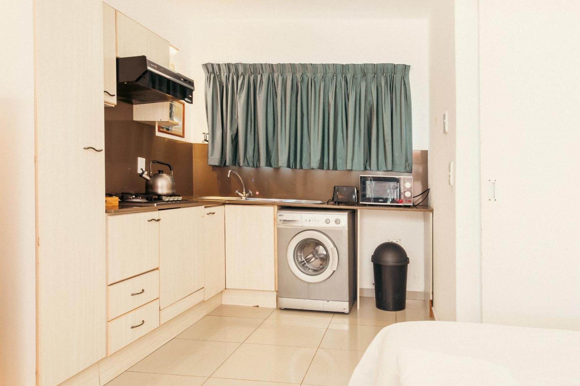 Sunset Apartment *