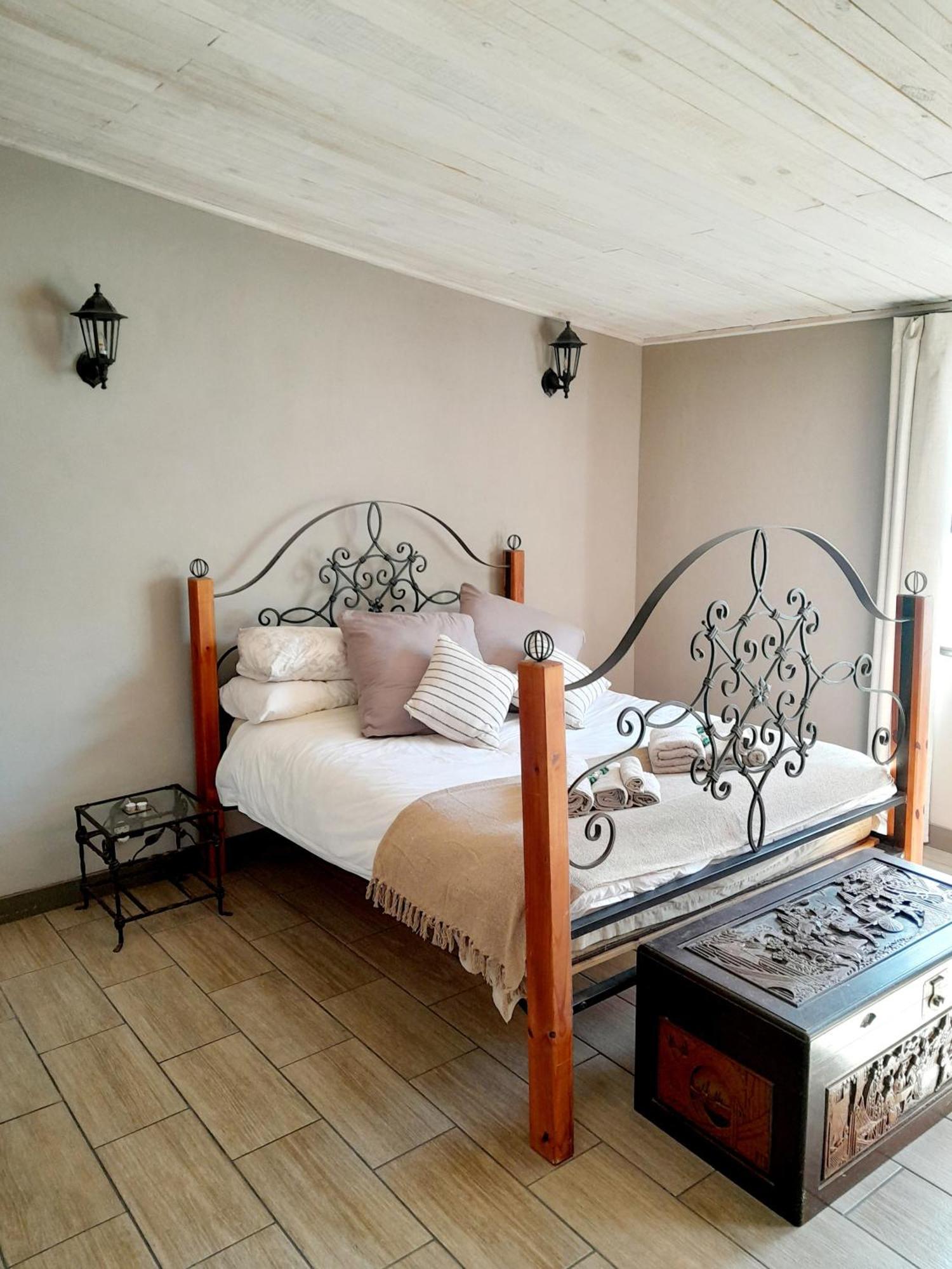 The Rustic Oak *