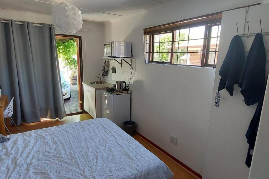 Studio Garden Apartment *