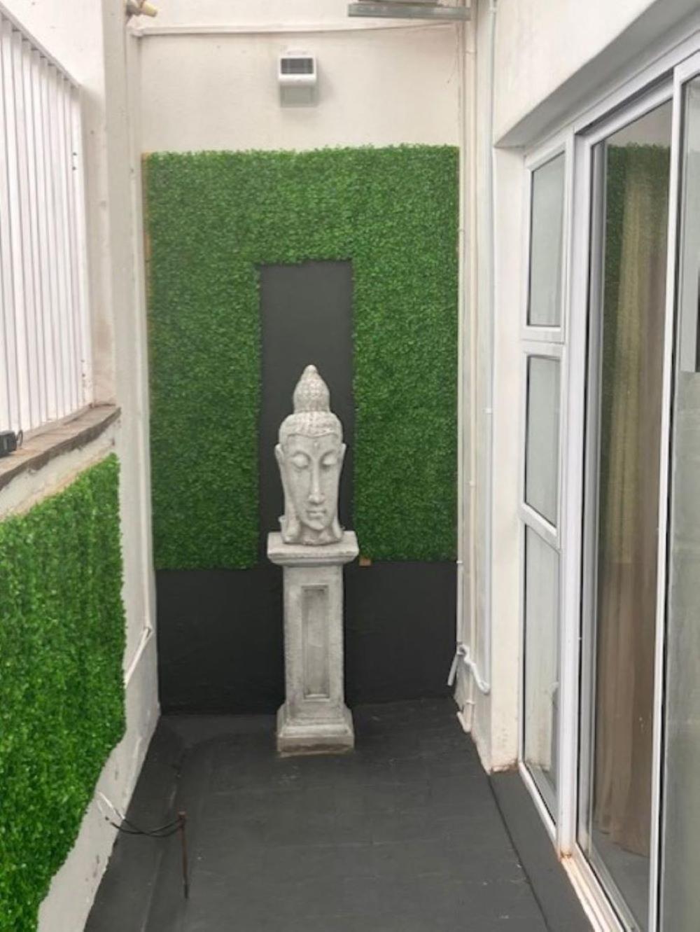 Zen Apartment