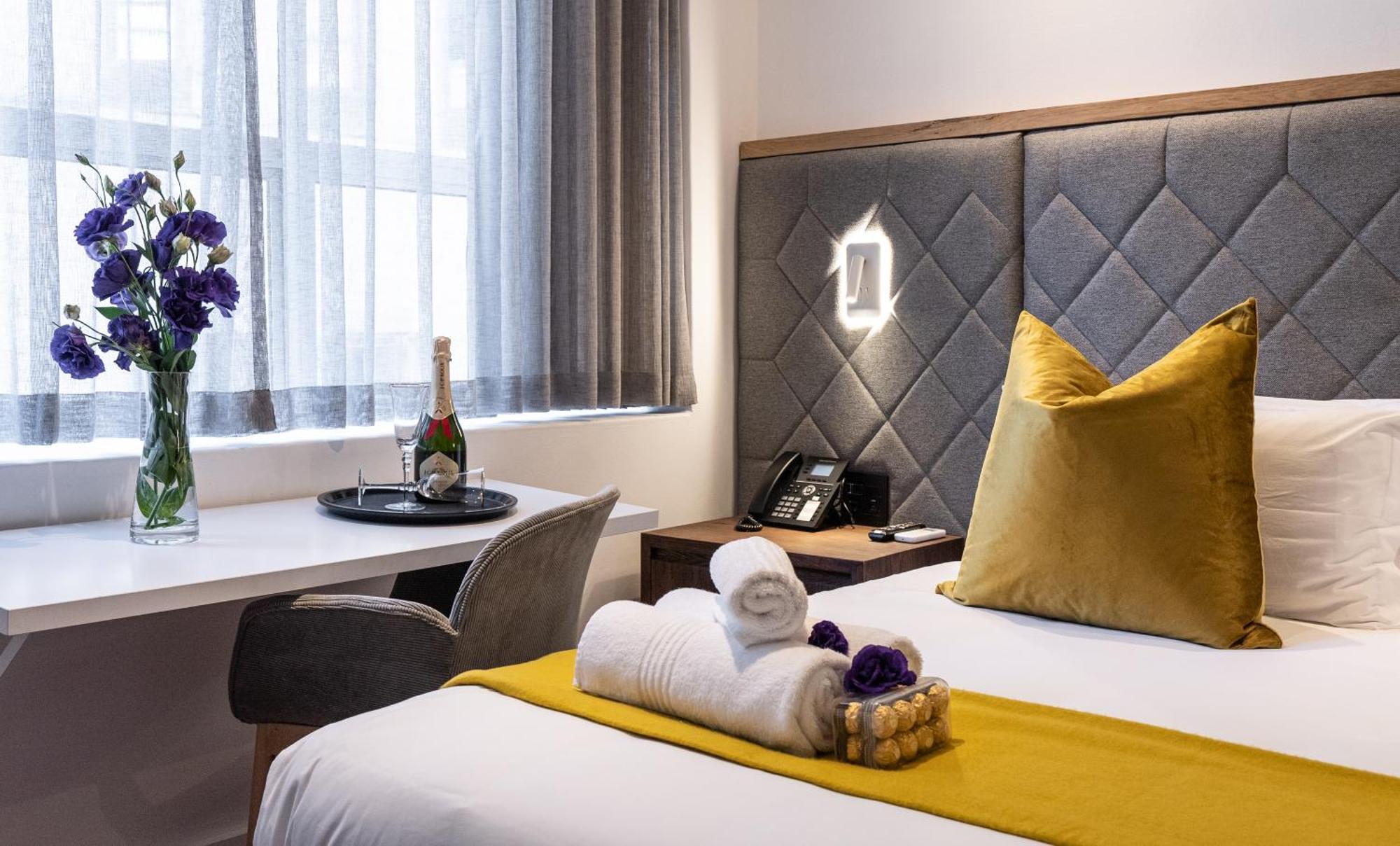 Cape Diamond Boutique 3*