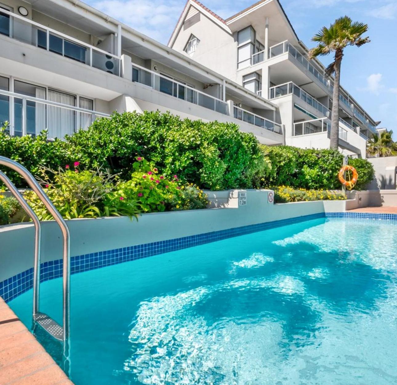 Huisie Dolphin - 3 Bedroom Luxury Ocean View Apartment