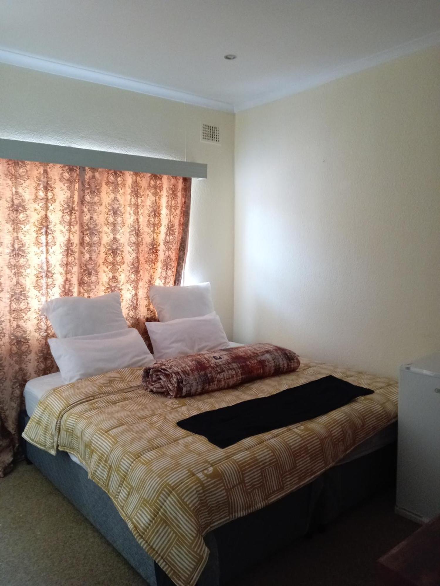 37 Toner Street North * Cape Town
