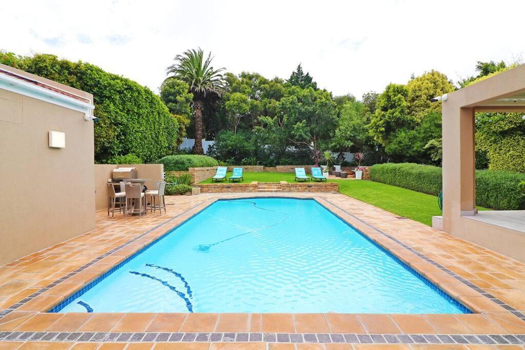 Apartment Perfection Flows From Detail Cape Town