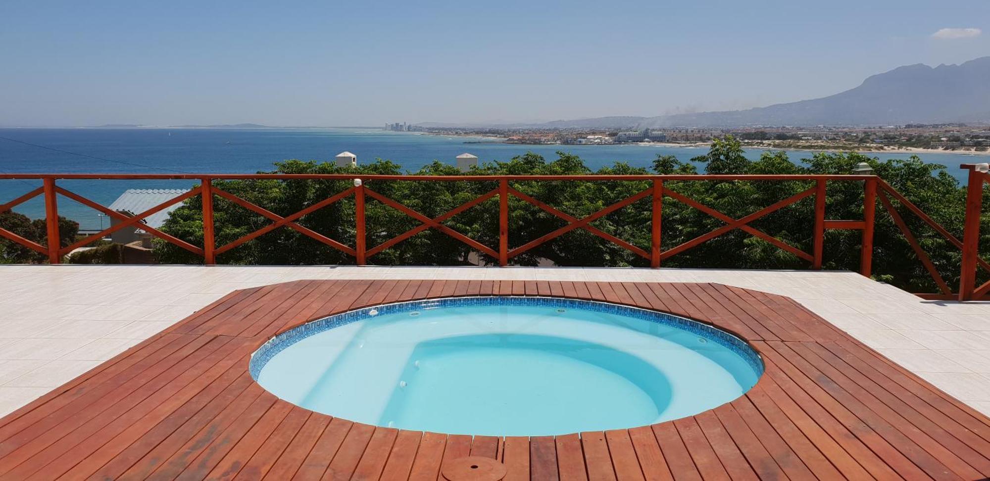 Le Gaulois Luxury Apartments, Sleeps 2, Sea Views
